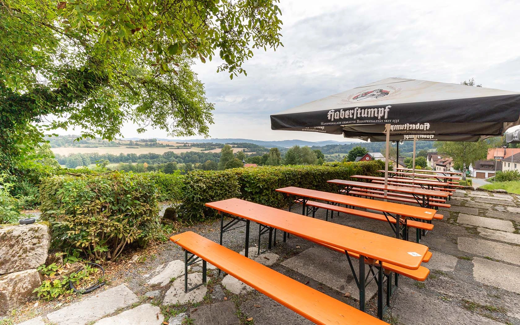 Panorama-Biergarten der Brauerei Haberstumpf